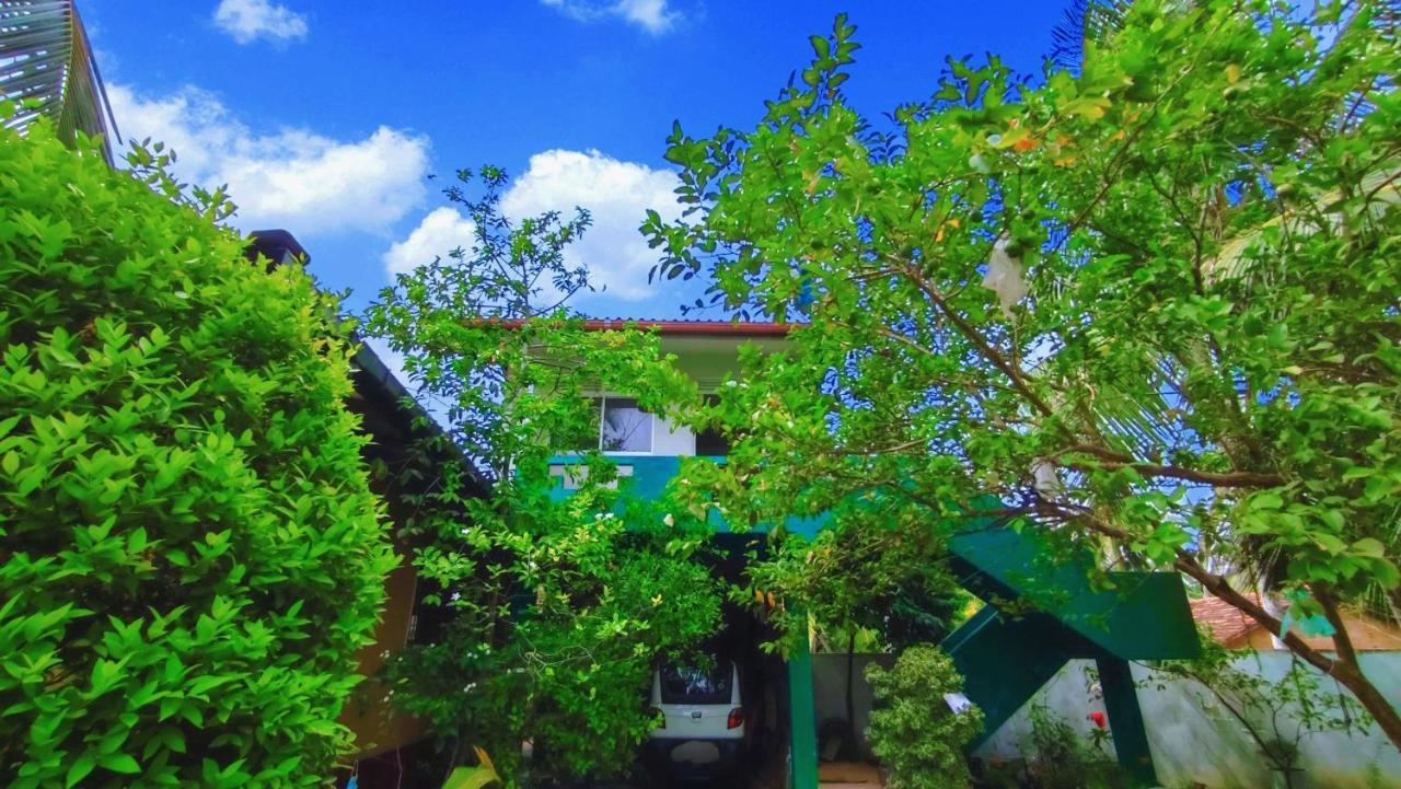 Villa Dragon House Boossa Exterior photo
