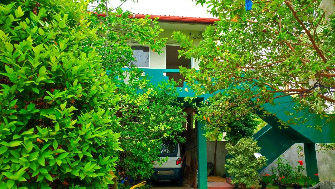 Villa Dragon House Boossa Exterior photo